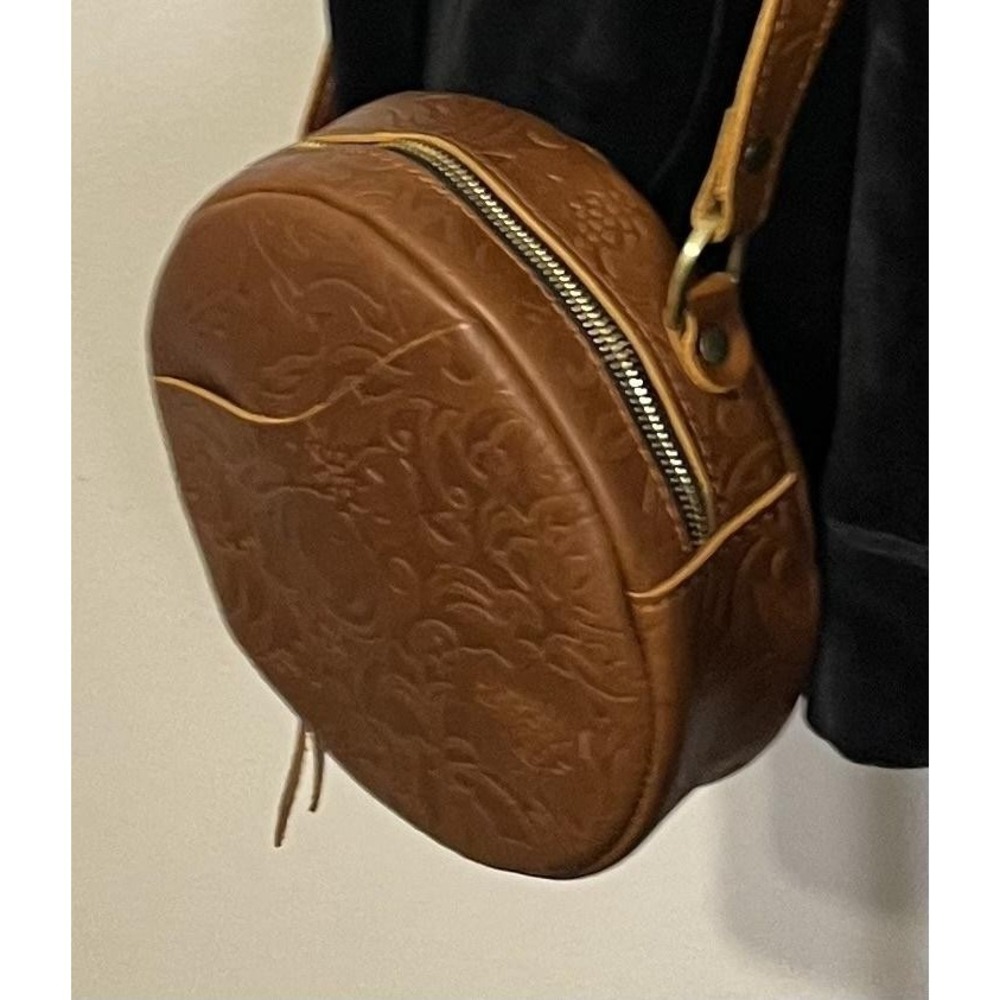 Portland Leather Goods Crossbody Bag Womens Small Brown Floral Tooled Round - Picture 3 of 13